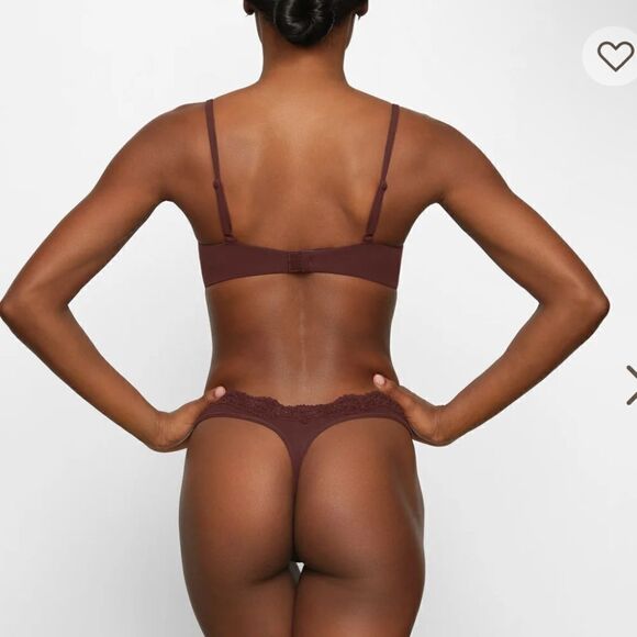 NWT SKIMS fits everybody lace underwire bra - Picture 2 of 5